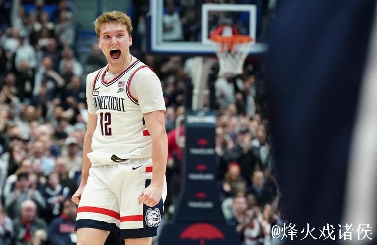 卡姆-斯潘塞近两战投篮精准：19中15、三分16中13