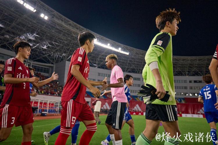 亚马尔点燃上海夏天 最强“小孩哥”的快乐很简单