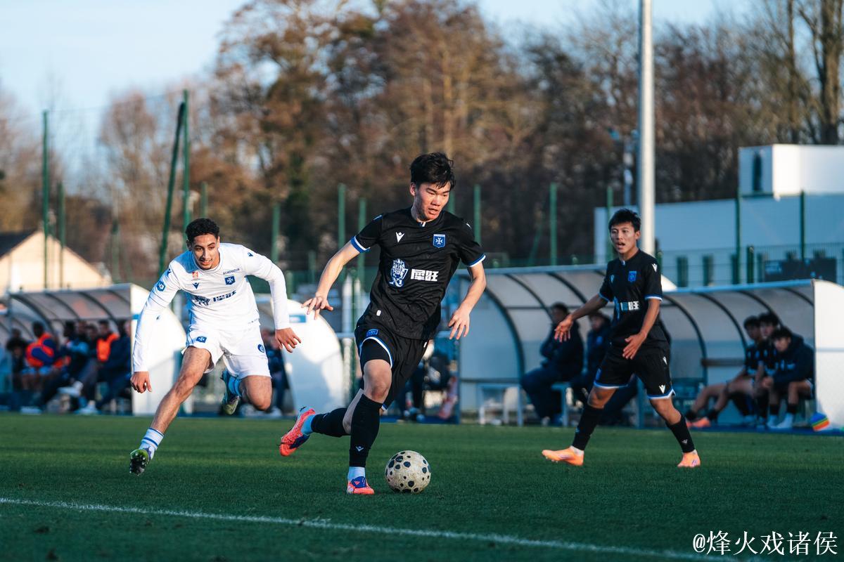 跳出舒适圈后的现实挑战 ——2025年中国男足球员留洋欧洲观察